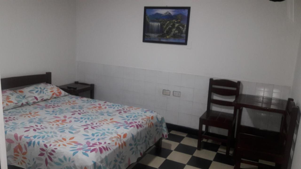 Hospedaje Santa Bárbara Buga Exterior foto