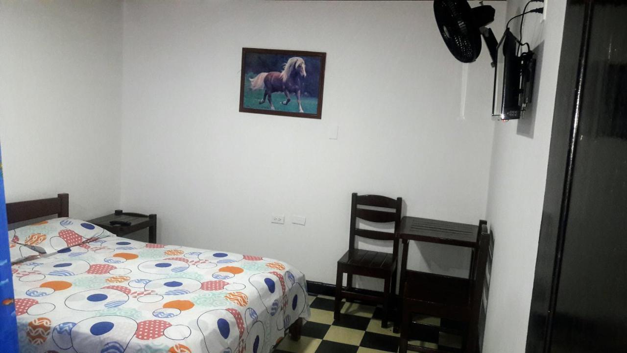 Hospedaje Santa Bárbara Buga Exterior foto